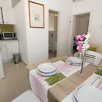 Aurelia Lägenhet Baška Voda