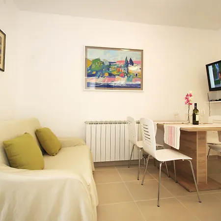 アパート Aurelia