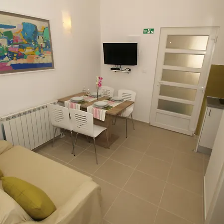 Aurelia Apartman